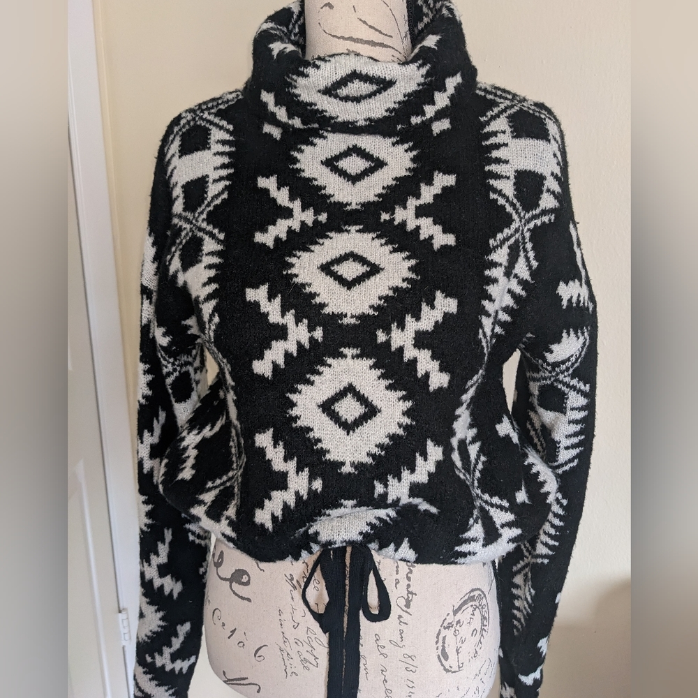 NO BOUNDARIES Aztec Oversized Black & White Cowl Neck Sweater Size XS/S